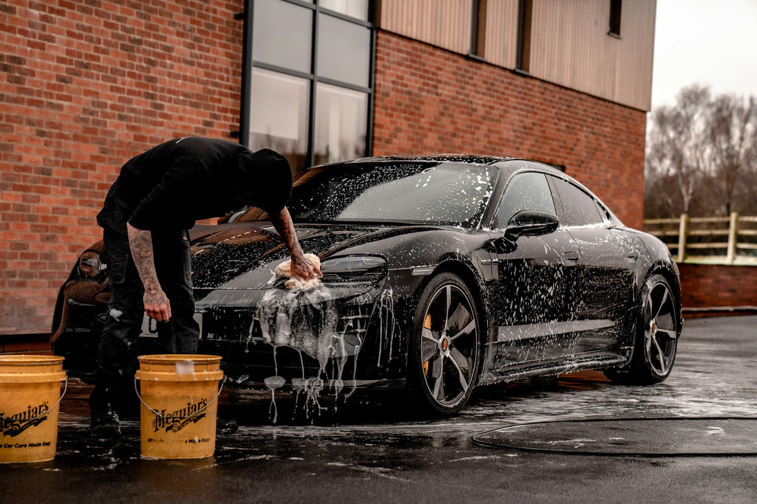 Auto wassen aan huis in Flevoland als periodiek onderhoud door Het Detailhuis