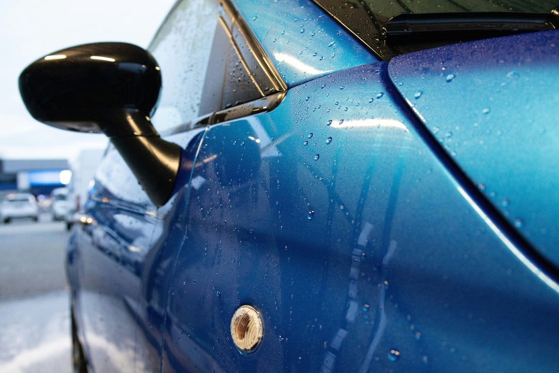 Complete was en wax auto aan huis in Flevoland door Het Detailhuis